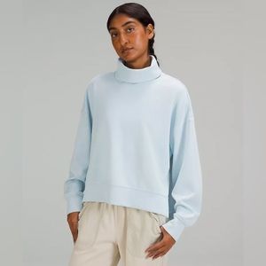 NWOT LULULEMON Softstreme Turtleneck Pullover SZ 4